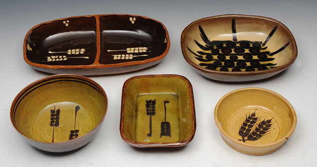 Appraisal: FIVE SMALL SLIPWARE DISHES decorated with wheat ears a Layham