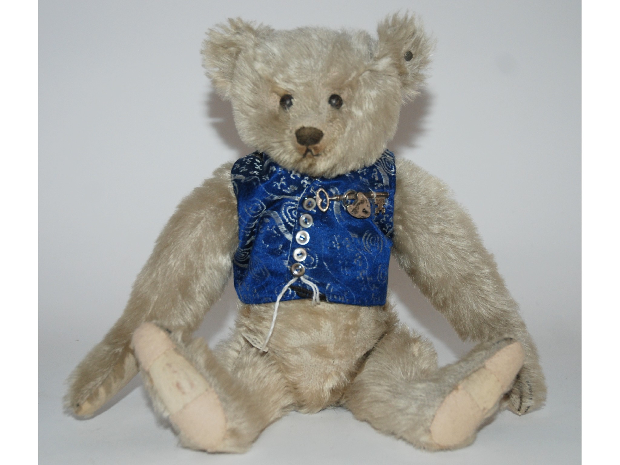 Appraisal: A Steiff Teddy Bearpronounced clipped muzzle stitched nose mouth and