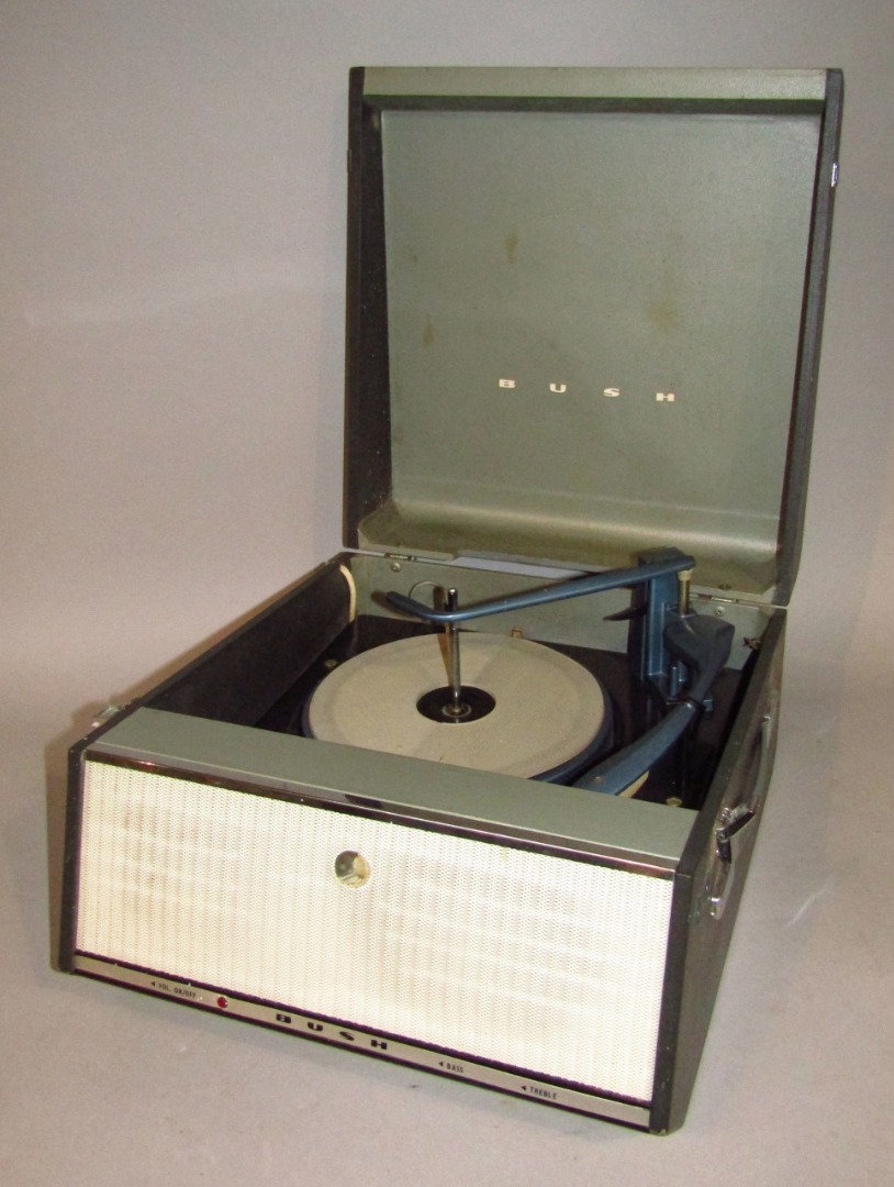 Appraisal: A retro vintage Bush Monarch table record player no with