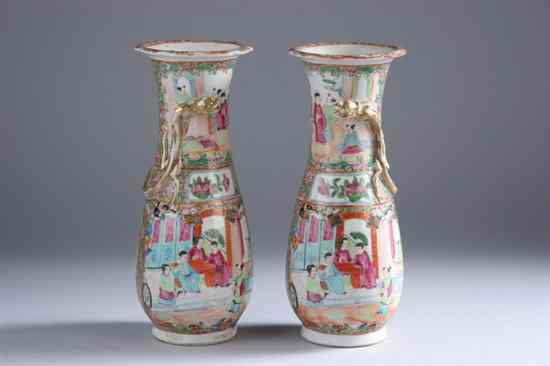 Appraisal: PAIR CHINESE ROSE MEDALLION PORCELAIN VASES th century Pear-form elongated