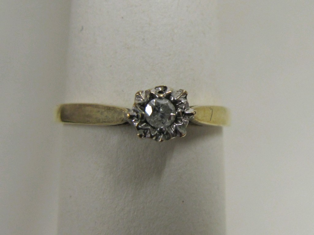 Appraisal: Nine carat gold diamond solitaire ring