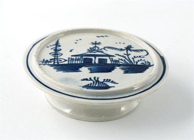 Appraisal: A rare pearlware patch stand painted in blue with a