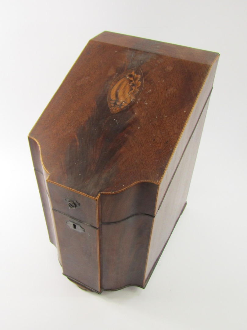 Appraisal: A George III mahogany and cross banded knife box the