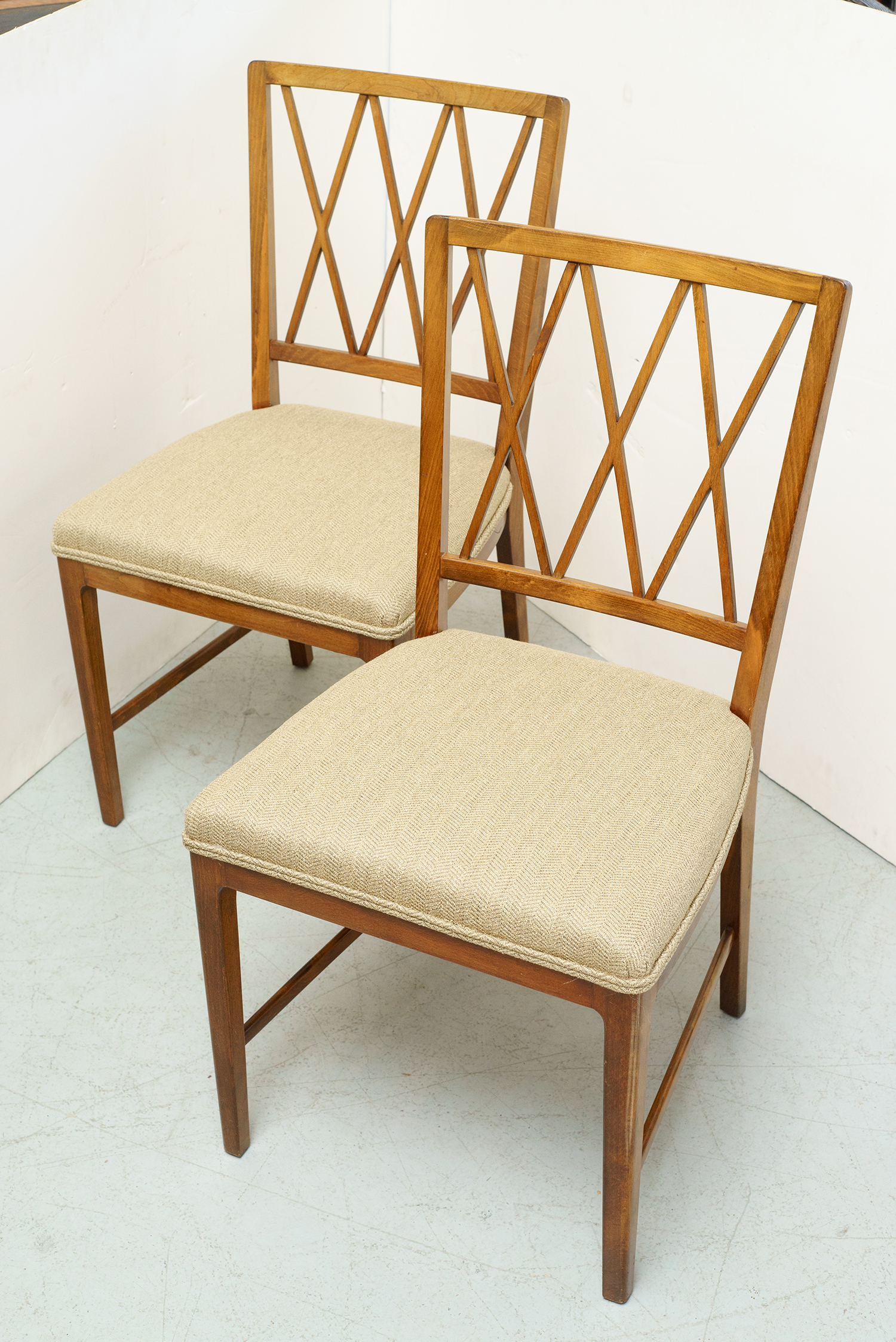 Appraisal: A SET OF SIX s DANISH ILLUM WILKKELSO DINING CHAIRS