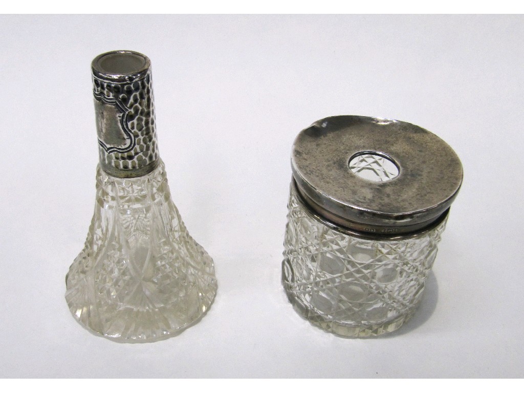 Appraisal: Lot comprising silver mounted scent bottle no stopper and a