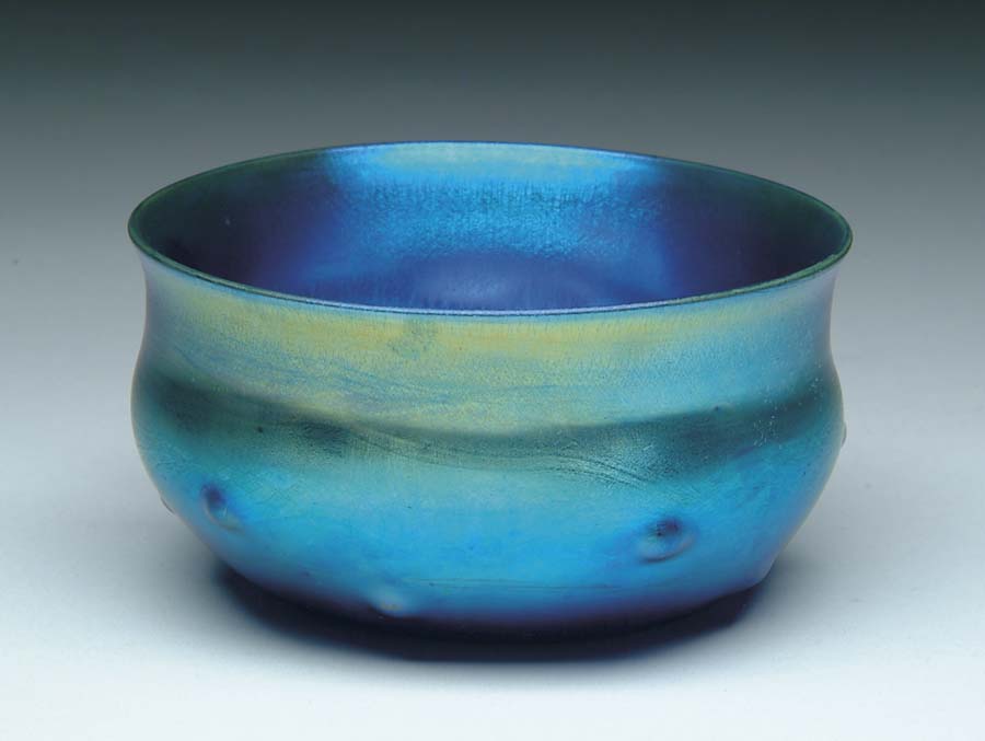 Appraisal: TIFFANY BOWL Wonderful Tiffany bowl has rich peacock blue iridescence