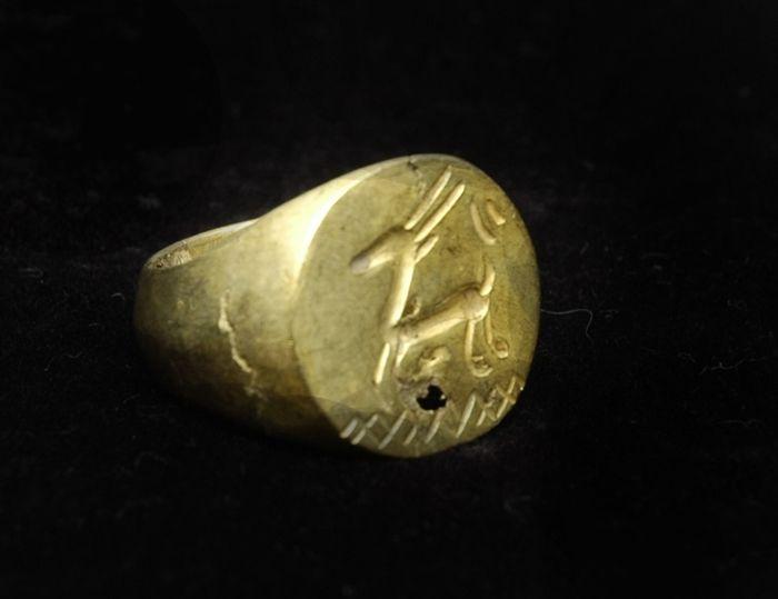 Appraisal: Iranian Engraved Gold Ring with Deer