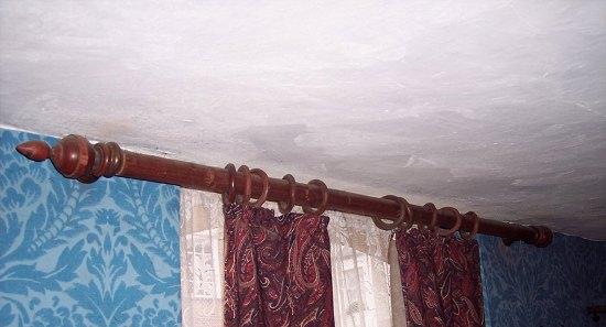 Appraisal: The curtain poles throughout the museum