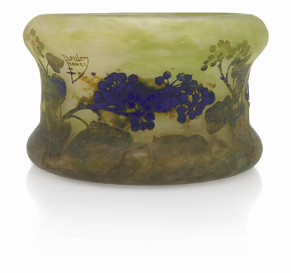 Appraisal: A Daum Nancy cameo glass bowl circa signed DAUM NANCY