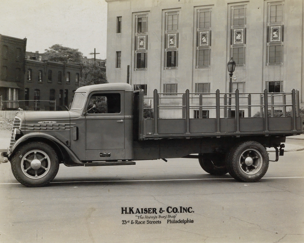 Appraisal: TRANSPORTATION A collection of photographs of Barry and Bailey Co