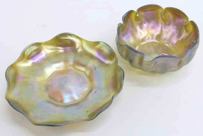 Appraisal: TIFFANY ART GLASS FINGER BOWL AND UNDERPLATE Gold and rose