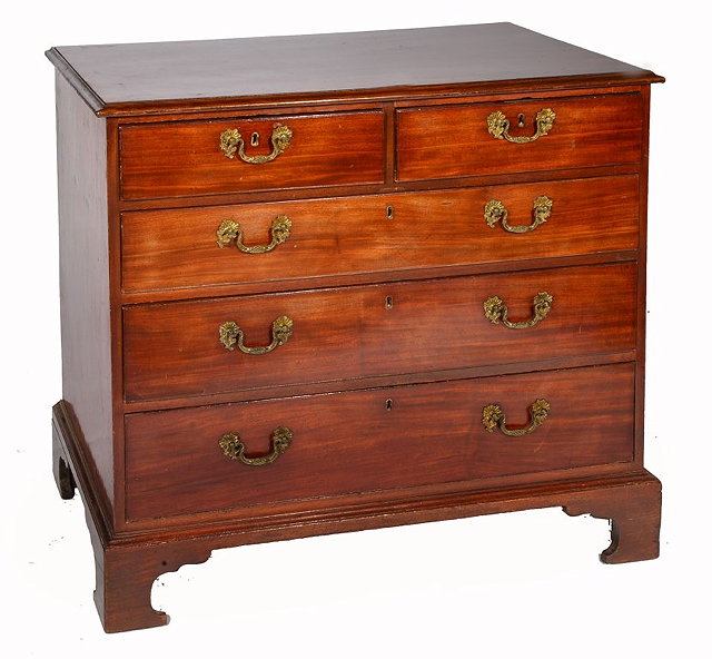 Appraisal: A GEORGE III MAHOGANY STRAIGHT FRONT CHEST OF DRAWERS of