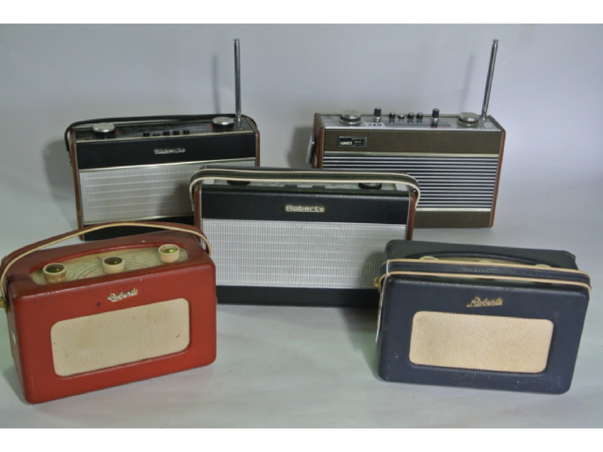 Appraisal: various vintage radios Robert's etc