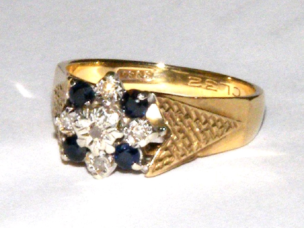 Appraisal: ct sapphire and diamond floral cluster ring