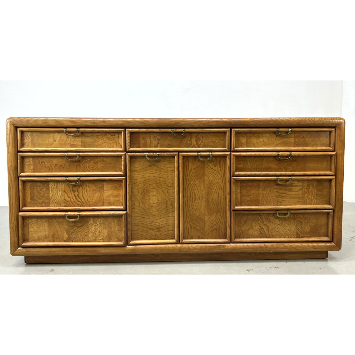 Appraisal: BROYHILL Premier Credenza Sideboard Metal drop pulls Marked Dimensions H