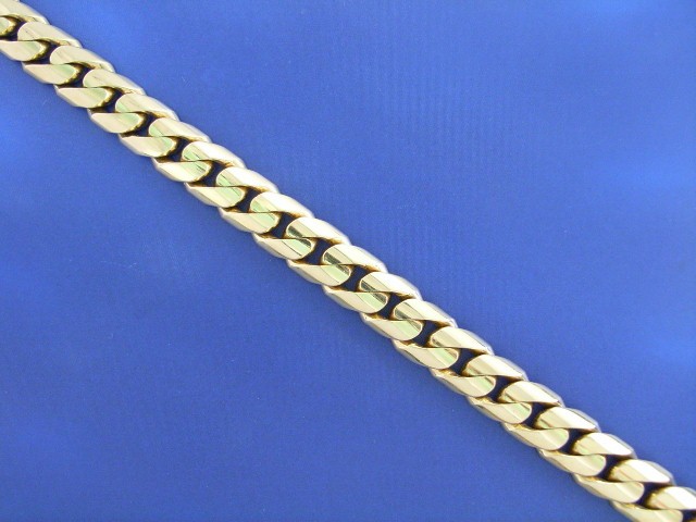 Appraisal: An ct gold curb link bracelet length cm gms