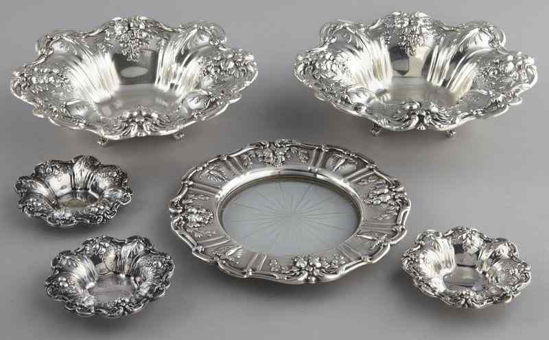 Appraisal: Pcs Reed and Barton 'Francis I' sterlingsilver including bowls with