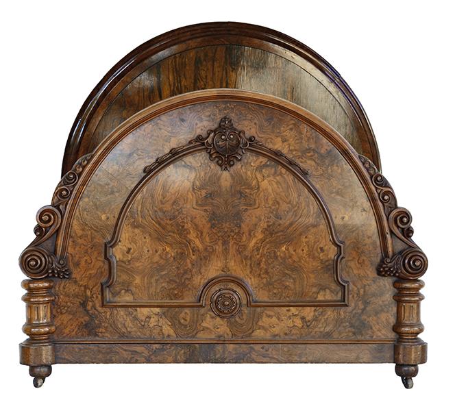 Appraisal: A VICTORIAN BURR WALNUT BED HEAD AND FOOT the rounded