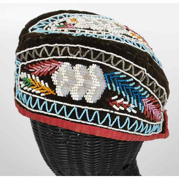 Appraisal: Iroquois Glengary-style Cap thread-sewn velveteen and beaded using colors of