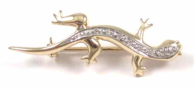 Appraisal: DIAMOND AND YELLOW GOLD LIZARD BROOCH k gold with six