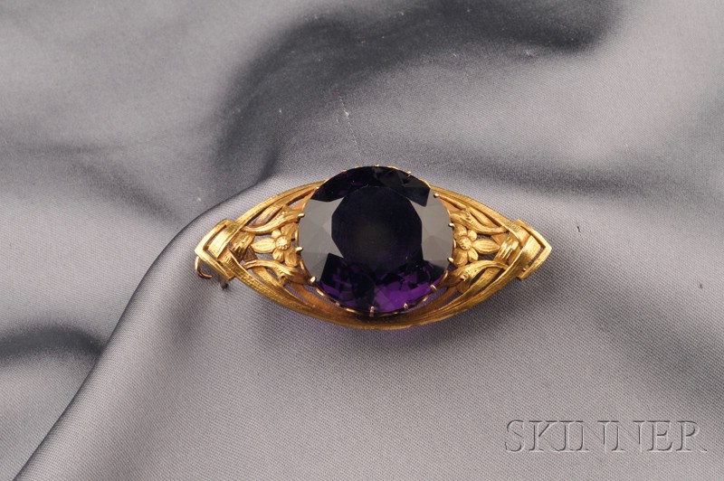 Appraisal: kt Gold and Amethyst Brooch set with a large circular-cut