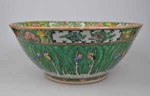 Appraisal: A Chinese famille rose bowl decorated with butterflies and foliage