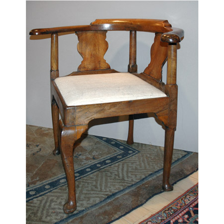 Appraisal: George II Walnut Corner Chair Estimate -