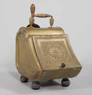 Appraisal: A Brass Coal Hod Scuttle th Century coal container in