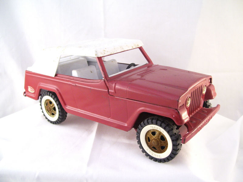 Appraisal: Tonka Jeep Red body white plastic canvas style roof Original