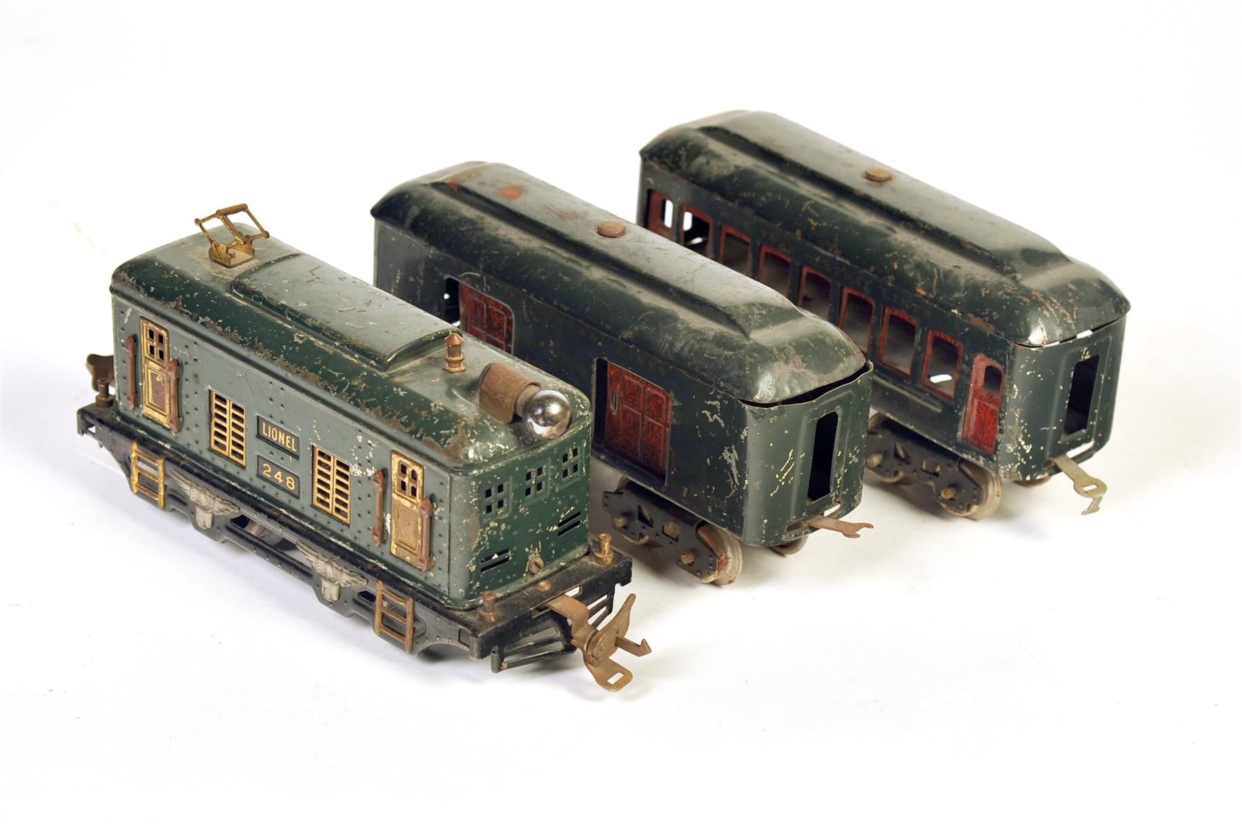 Appraisal: LIONEL O GAUGE THREE-PIECE CONSIST INCLUDING ELECTRIC RAILWAY POST OFFICE