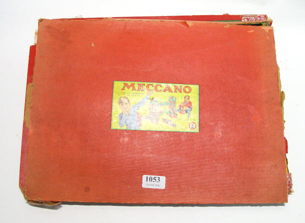 Appraisal: Boxed collection of Meccano red and green construction pieces