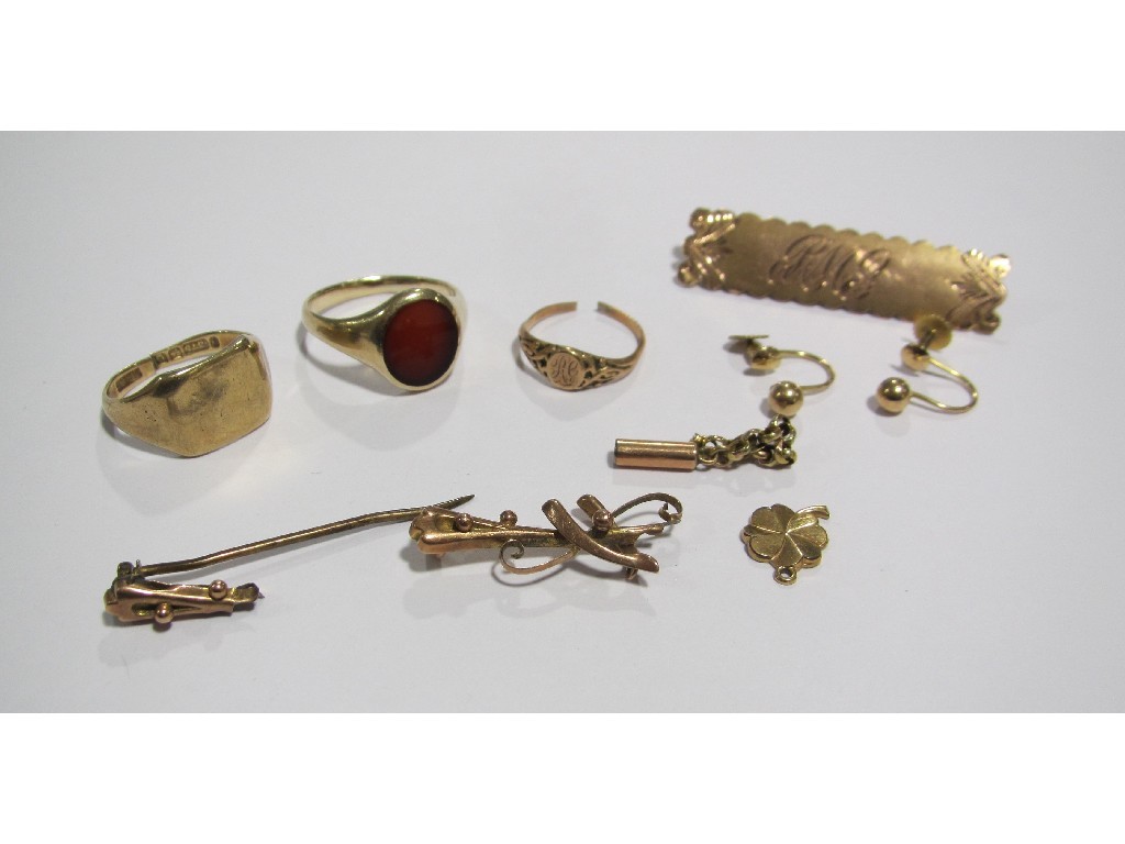 Appraisal: Lot comprising ct gold to include earrings bar brooch rings