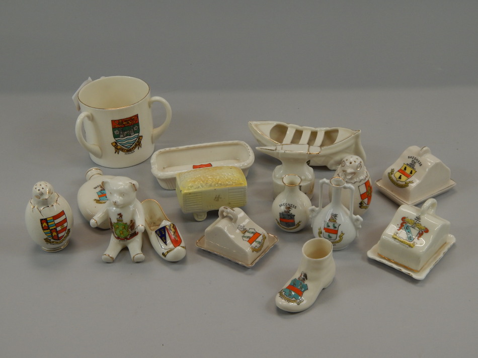 Appraisal: A quantity of crested ware relating to Lincolnshire and other