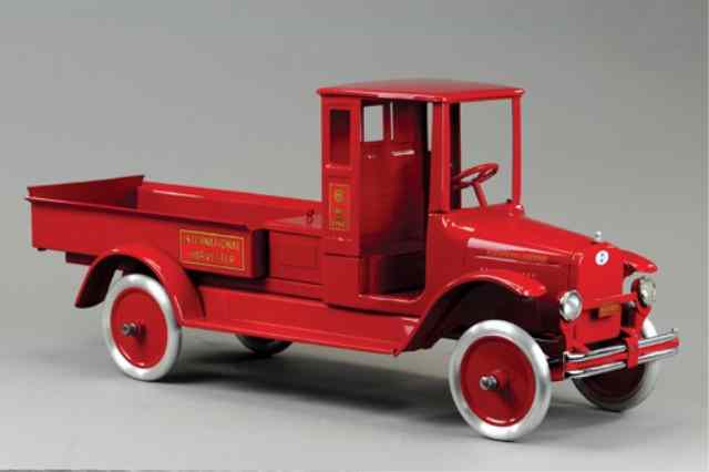 Appraisal: BUDDY 'L' RED BABY INTERNATIONAL HARVEST TRUCK Contemporary original extended