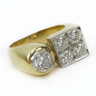 Appraisal: Man's Vintage Approx Carat TW Round Brilliant Cut Diamond and