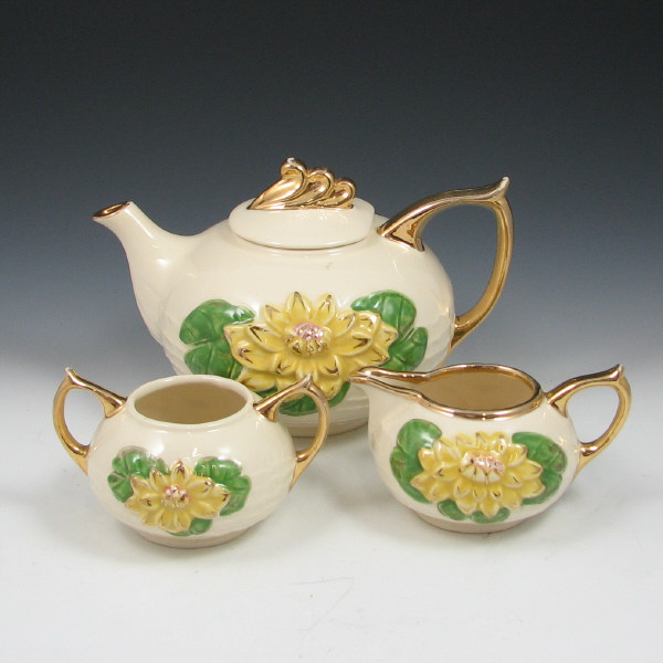 Appraisal: Hull Water Lily Tea Set w Gold - Mint Water