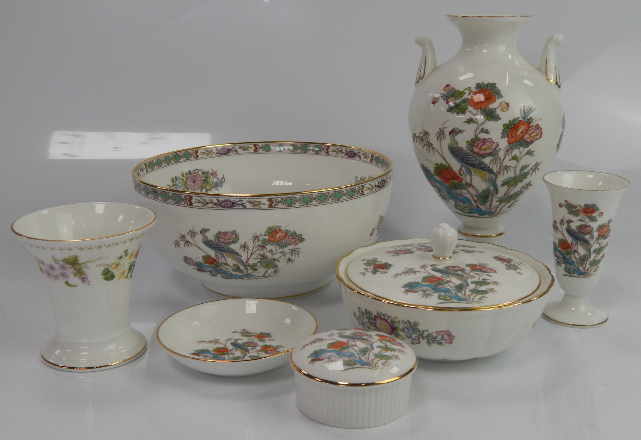 Appraisal: Wedgwood Porcelain trinkets and a fruit bowl with Kutani Crane