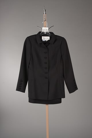 Appraisal: Oscar de la Renta black tailored wool suit Approx size