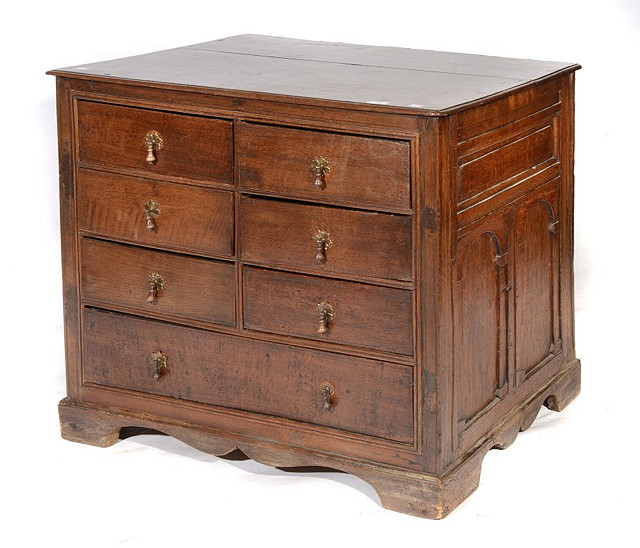 Appraisal: A LATE TH EARLY TH CENTURY OAK CHEST fitted two