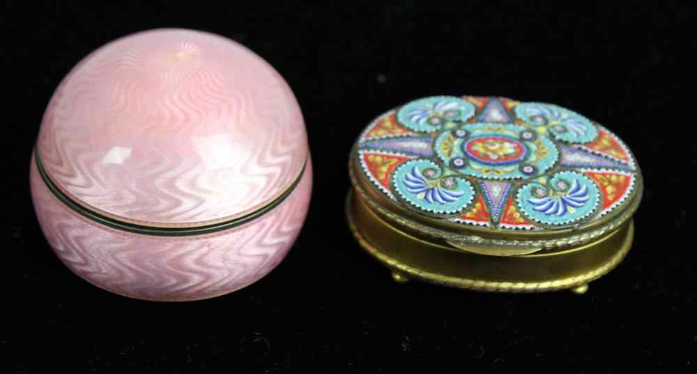 Appraisal: ITALIAN SOUVENIR MICROMOSAIC OVAL BOX the lid intricately inlaid with