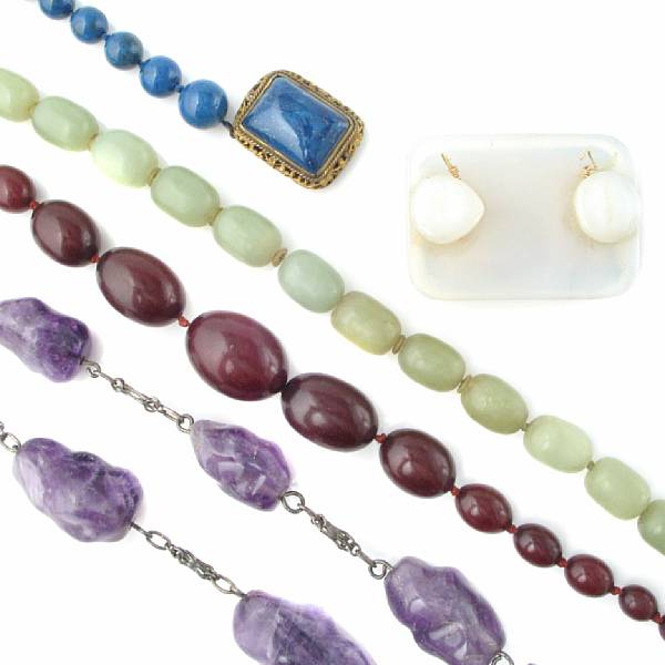 Appraisal: A collection of cultured pearl hardstone bead and shell necklaces