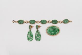 Appraisal: Collection of K Yellow Gold and Carved Jade Jewelry COLLECTION