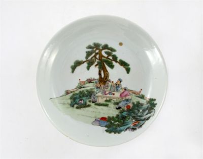 Appraisal: A Chinese famille rose dish decorated with three figures at