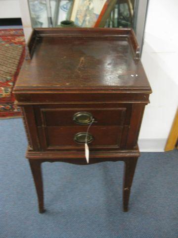 Appraisal: Mahogany Bedside Stand two drawer gallery top by Thomasville Chair