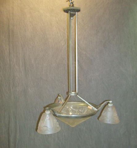 Appraisal: Des Hanots French Art Deco chandelier signed Signed center glass