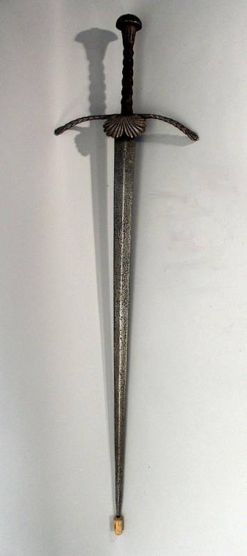 Appraisal: Bih nder Bih nder or execution sword with long concave