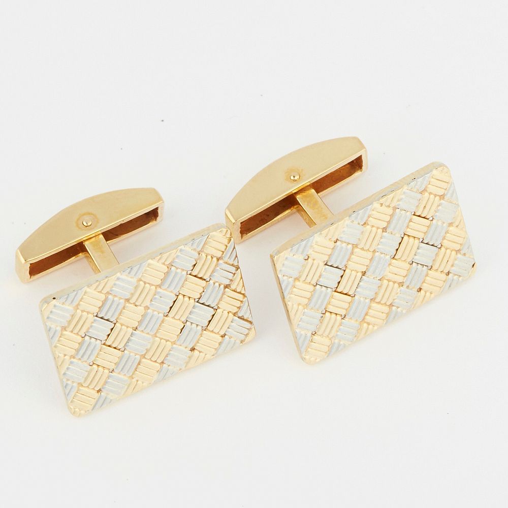 Appraisal: Pair of K Gold Basketweave Cufflinks Pair of rectangular whale