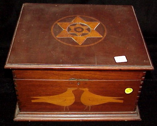 Appraisal: Mahogany lift top box contrasting bird inlay on front and