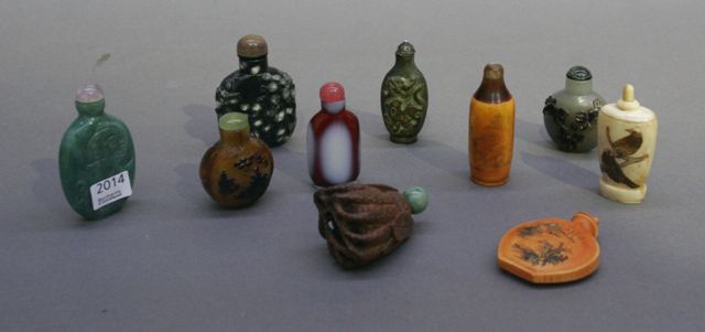 Appraisal: A collection of ten Chinese snuff bottles including agate with