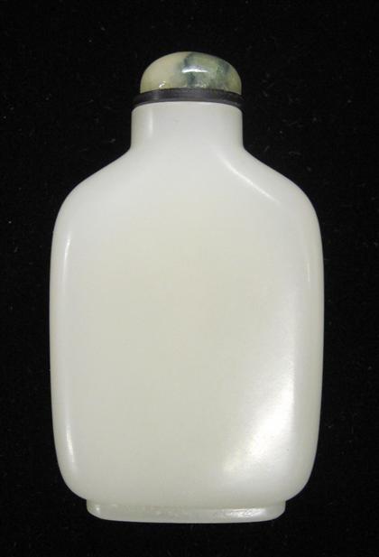 Appraisal: Chinese white jade snuff bottleqing dynasty